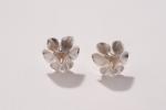 Fl med flower stud earrings