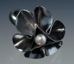 Folded leaf flower ring w pearl oxidized