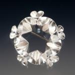 FL star brooch